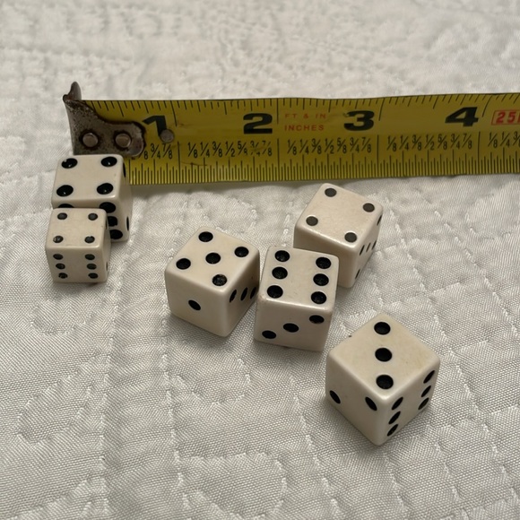 Set of 6 Vintage Bakelite Black & White Dice in Great Condition - Picture 4 of 7